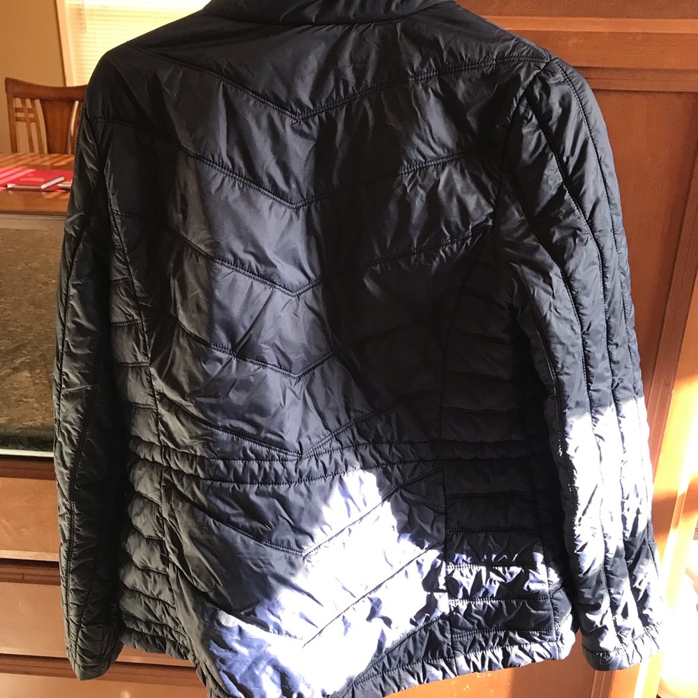 Guess bubble jacket - Picture 2 of 7